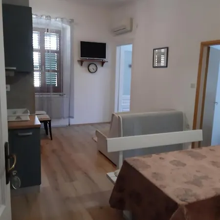 Πανσιόν Palac - Giordano *