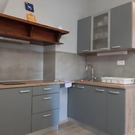 Palac - Giordano Valun