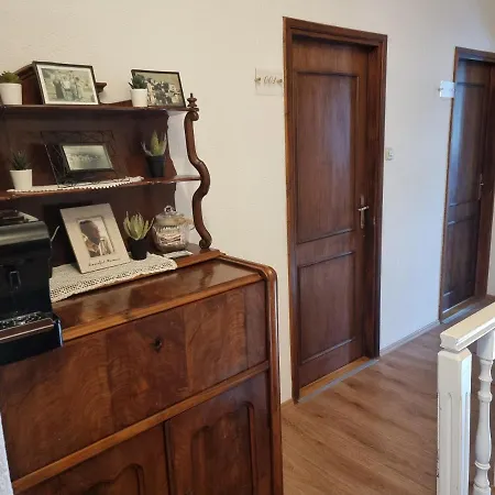 Palac - Giordano Valun