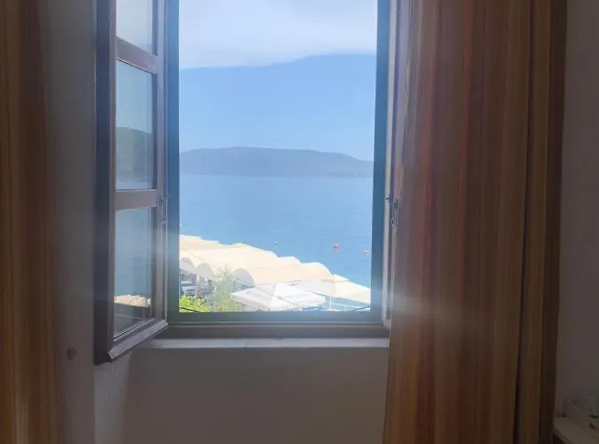 Palac - Giordano Valun